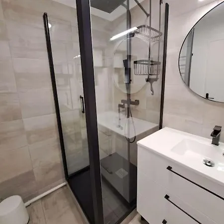 Appartement Meuble 2 Chambres Au Golf De Nîmes